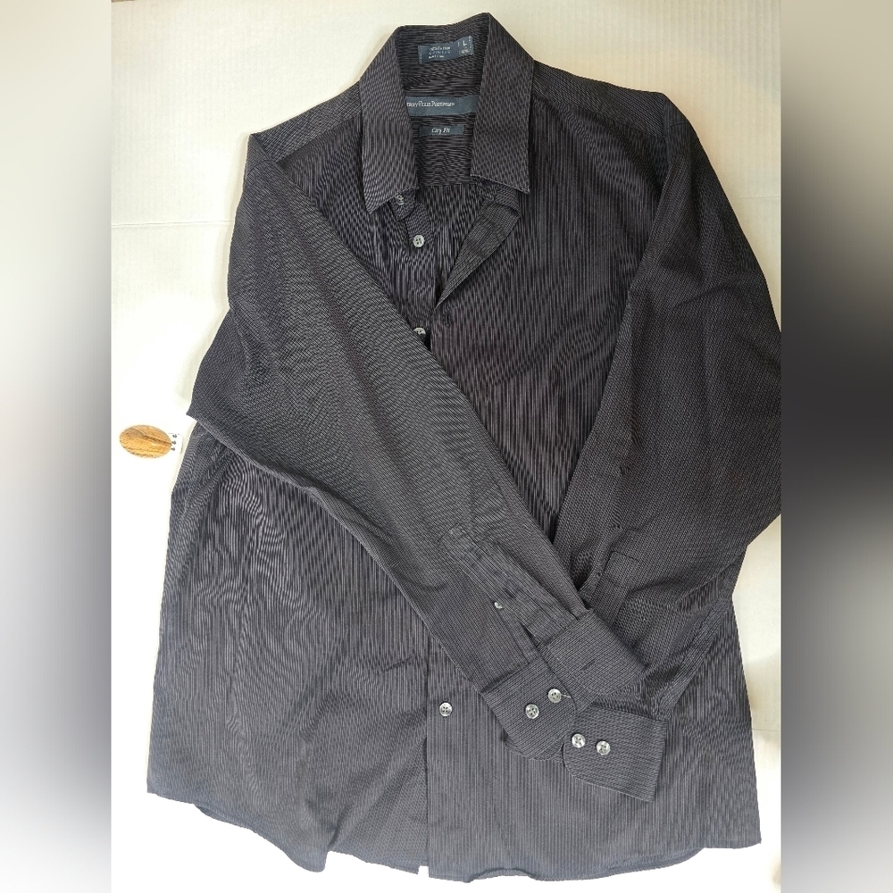 Perry Ellis Portfolio button down - Picture 2 of 2